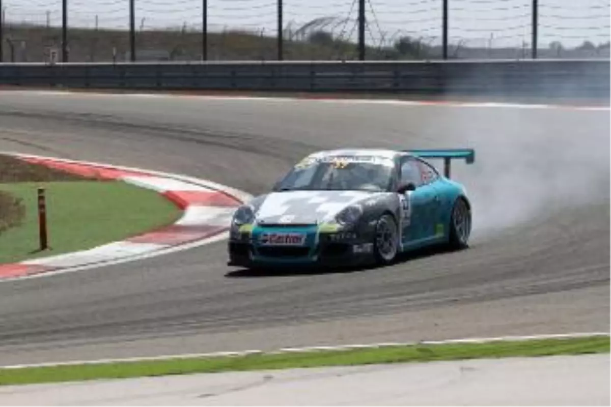 Porsche Gt3 Cup Challenge Eastern Europe\'da Yurtdışı Öncesi Yadel Oskan Birinci Oldu