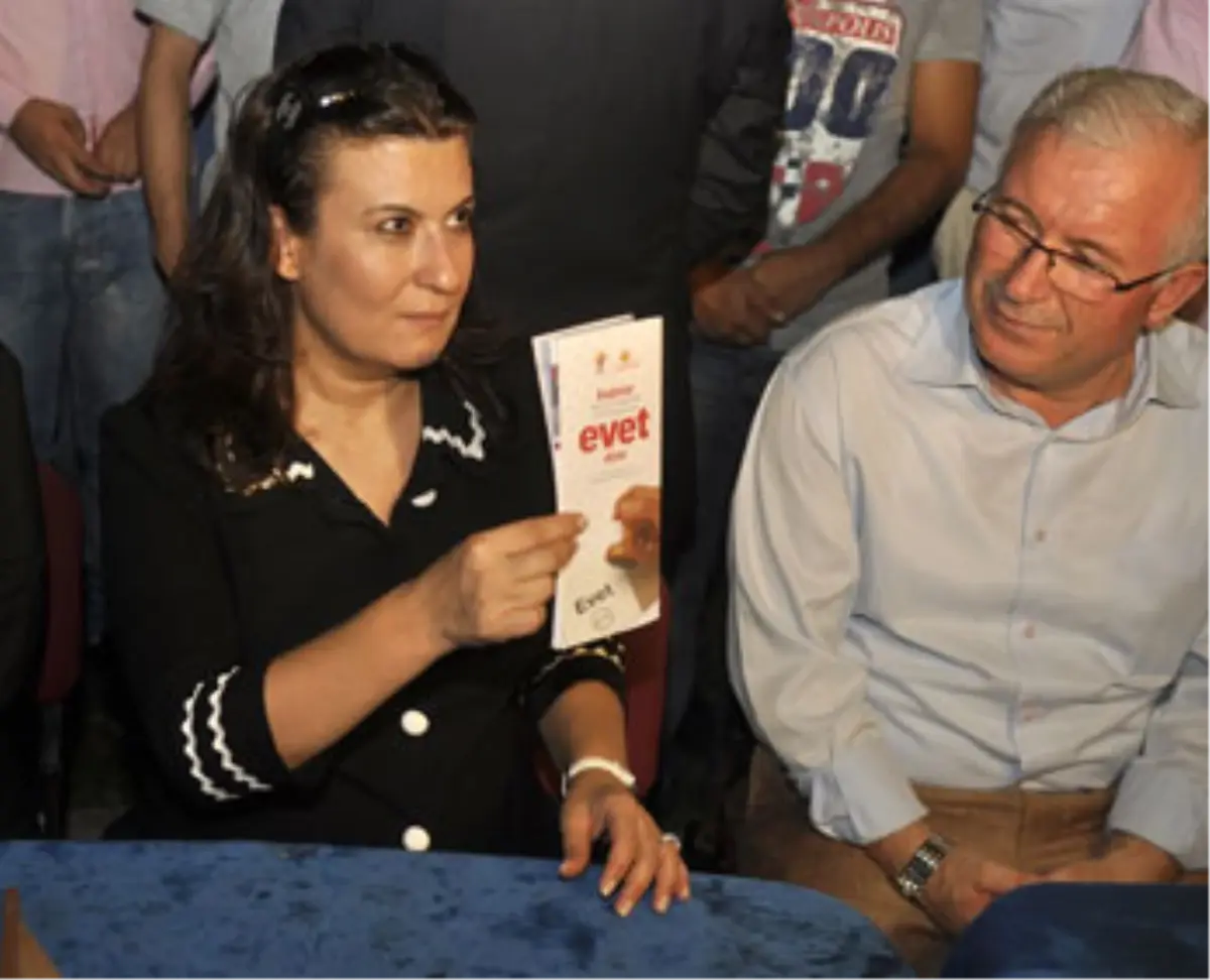 Bakan Çubukçu Bayrampaşalı Komşuların İftarına Konuk Oldu