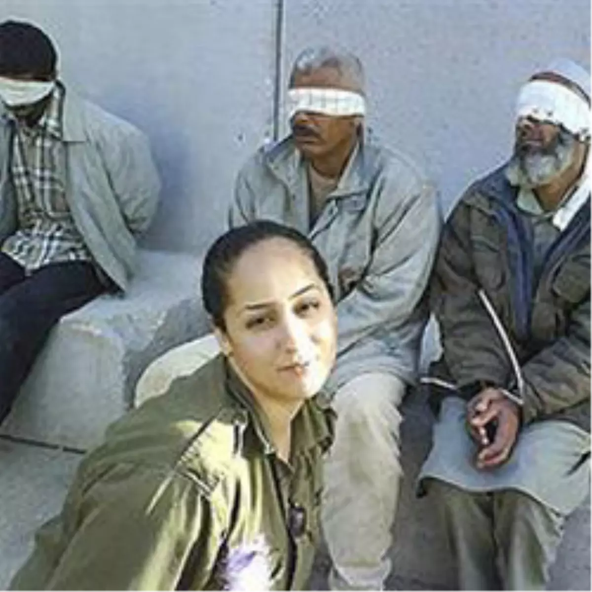 İsrailli Askerin Facebook Eğlencesi