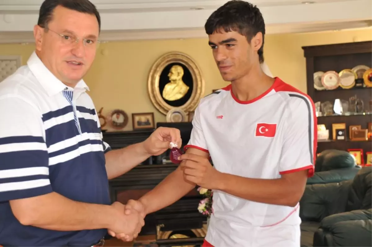 Antakya’nın Milli Atlet Mehmet Güzel Gurur Kaynağı