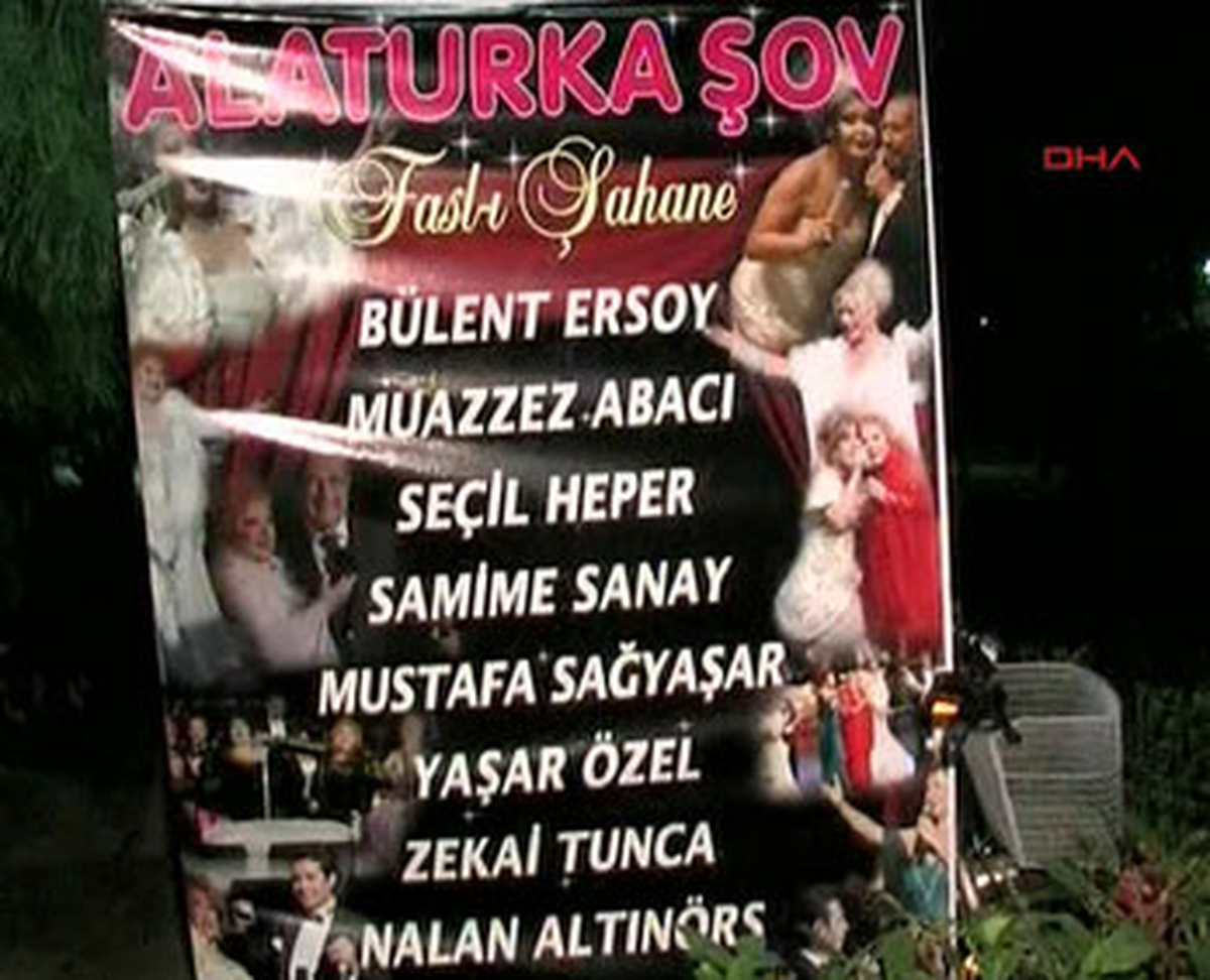 Devlerin Afiş Krizi Sahneye Yansıdı