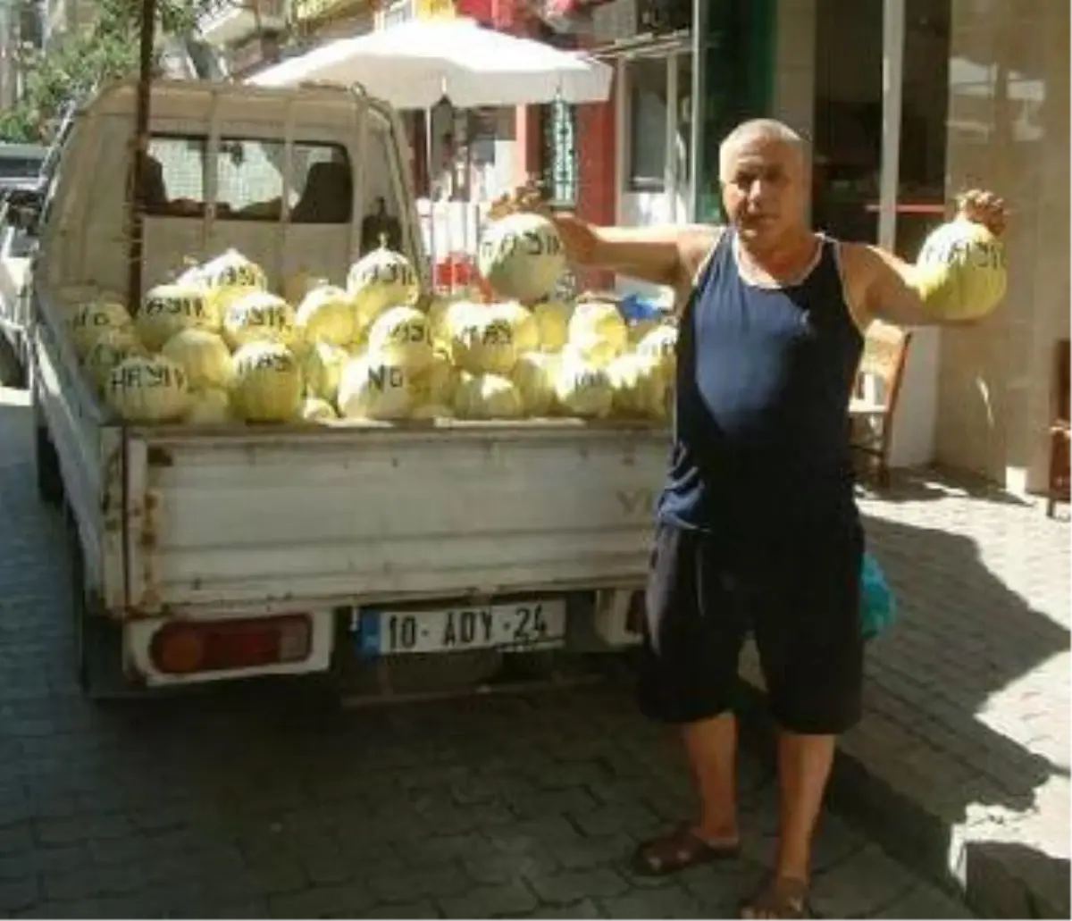 \'Hayır\' Yazılı Kavunlar