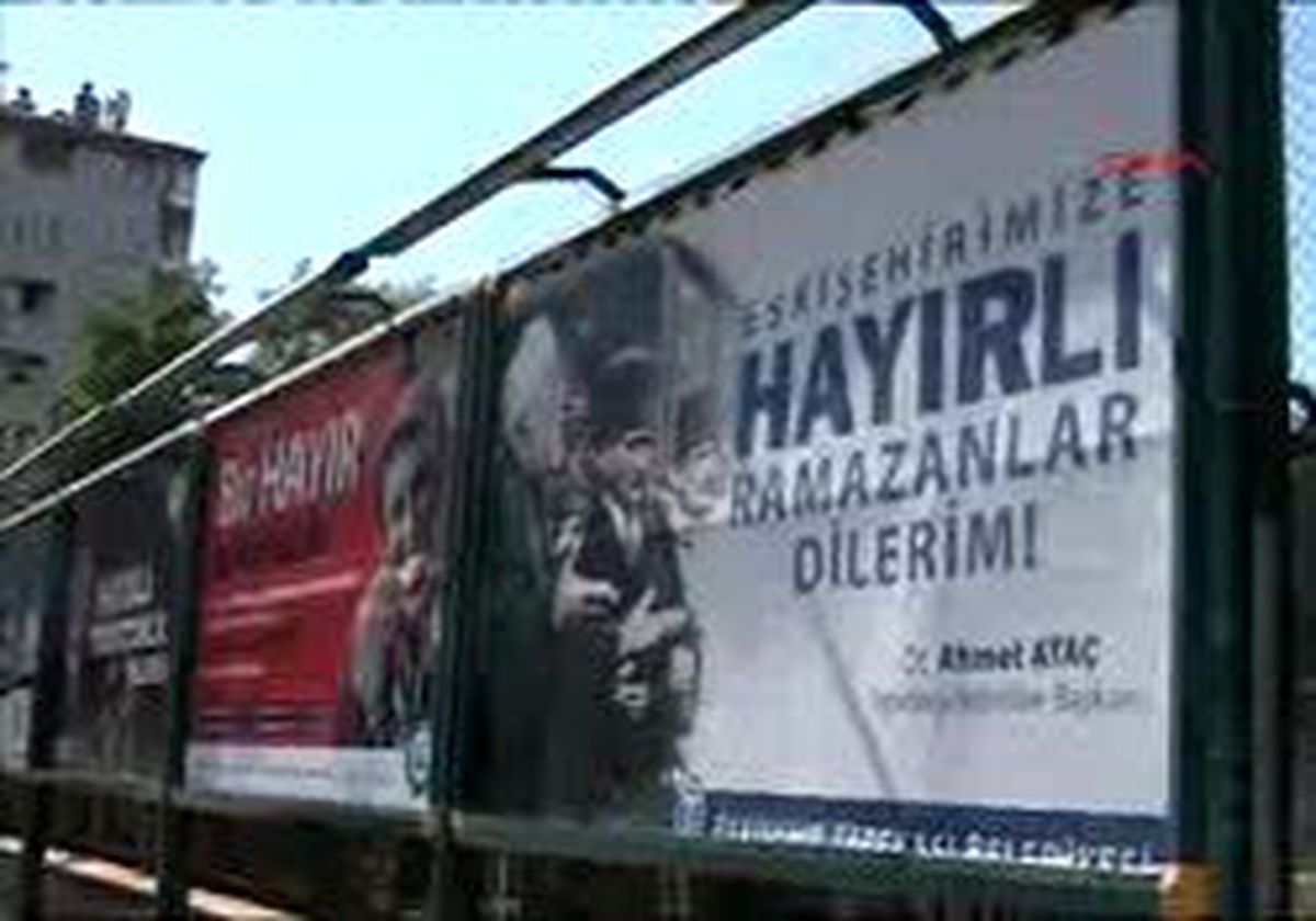 Eskişehir-Büyükerşen'den 'Hayır'lı' Afişler