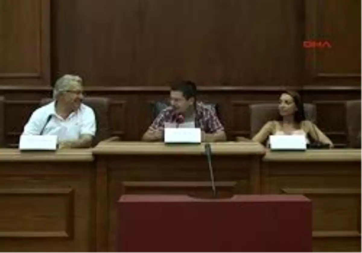 1 Livaneli, Kosovalı Aydın Ve Türk Öğrencilerle Bir Araya Geldi