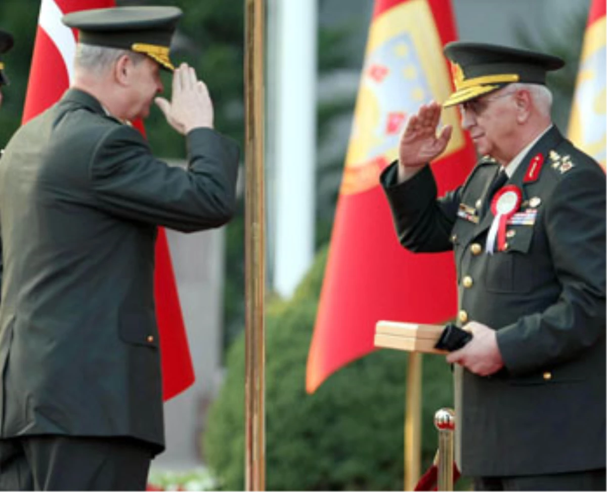 Kara Kuvvetleri Komutanlığında Devir-teslim Töreni