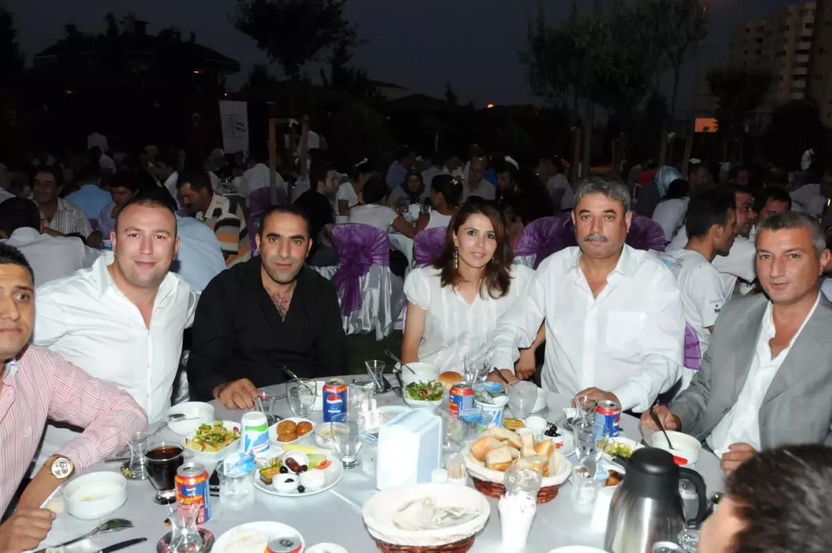 Beylikdüzü Belediyesi Çalışanları, Geleneksel İftar Yemeğinde Biraraya Geldi