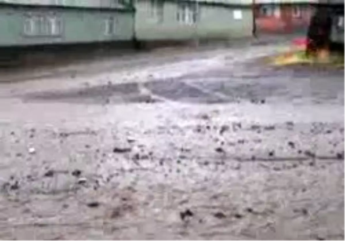 Bingöl´De Yağmur Hayatı Olumsuz Etkiledi