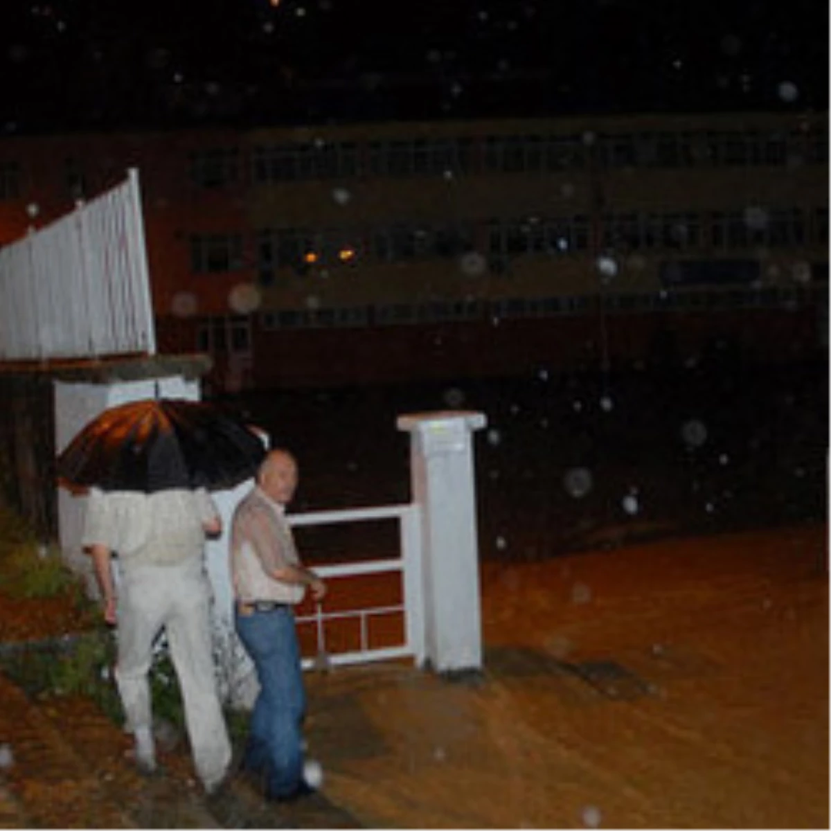 Rize\'de sağanak Yağış Felakete Dönüştü