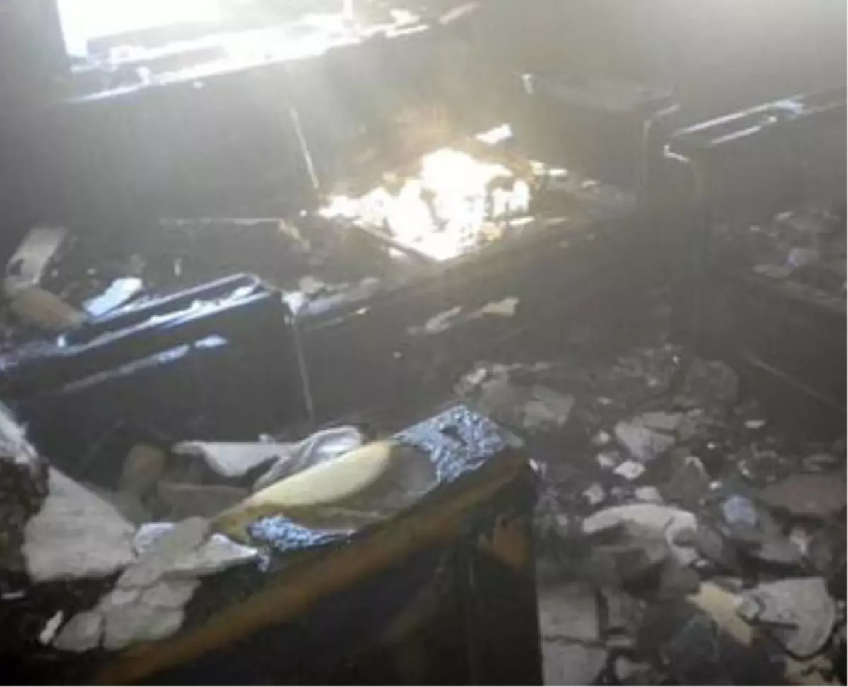 3 Yaşındaki Talha, Kibritle Oynarken Evi Yaktı