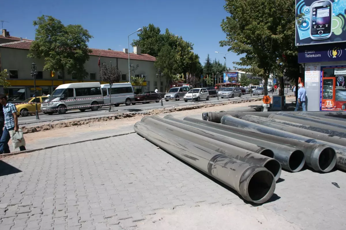 Bor Caddesinde Asbestli Borular Değişiyor
