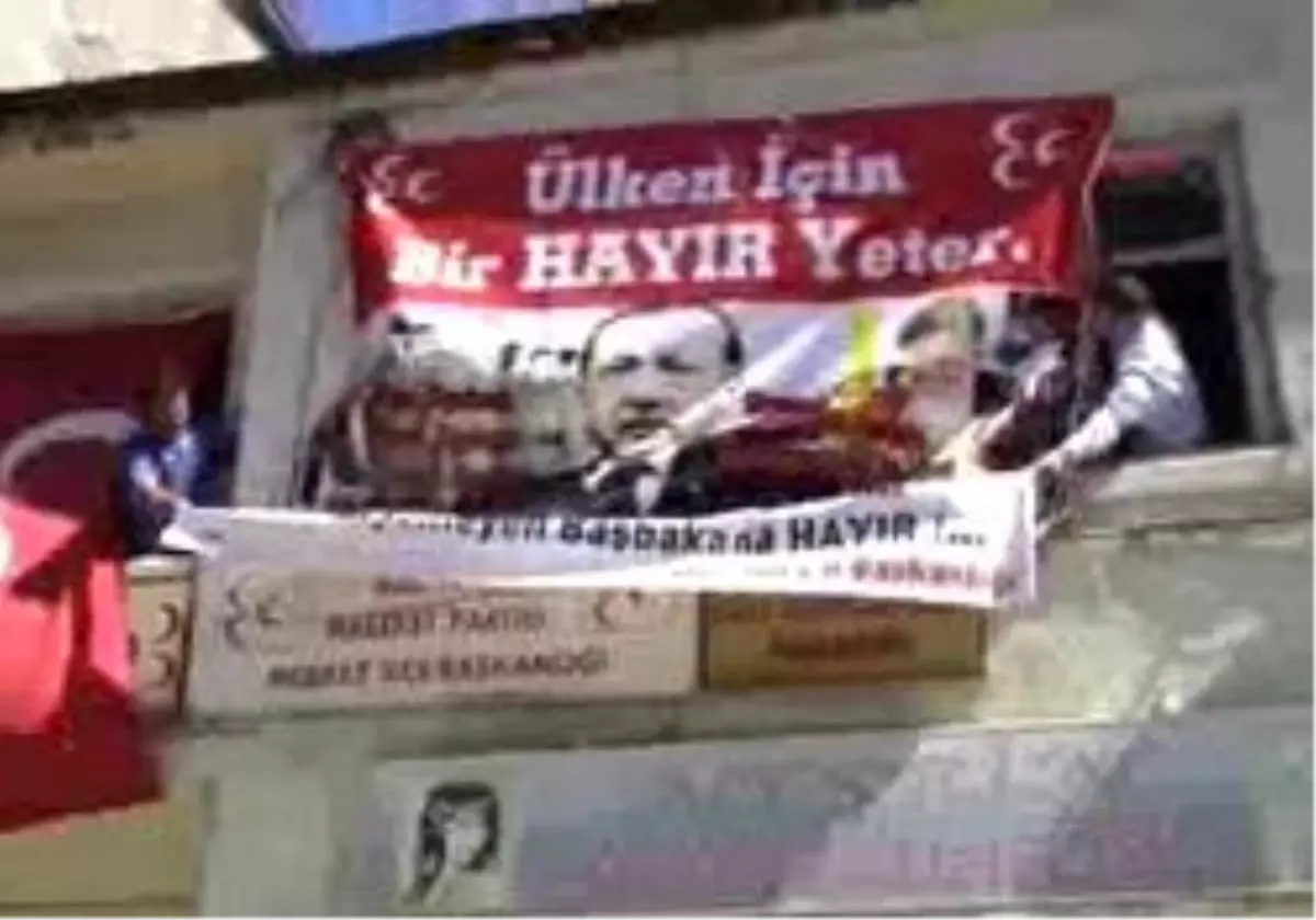 Kars - Savcı \'Suç Unsuru Bulamadı\' Mhp\'nın Afişi Yeniden Asıldı