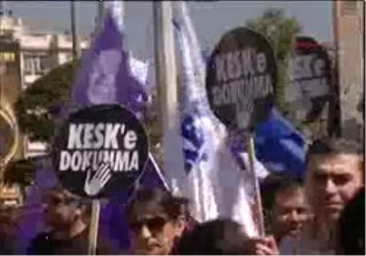 KESK\'ten Toplu Görüşme Protestosu