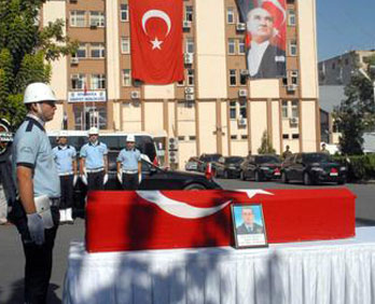 Polis Ağabeyin Gözyaşları