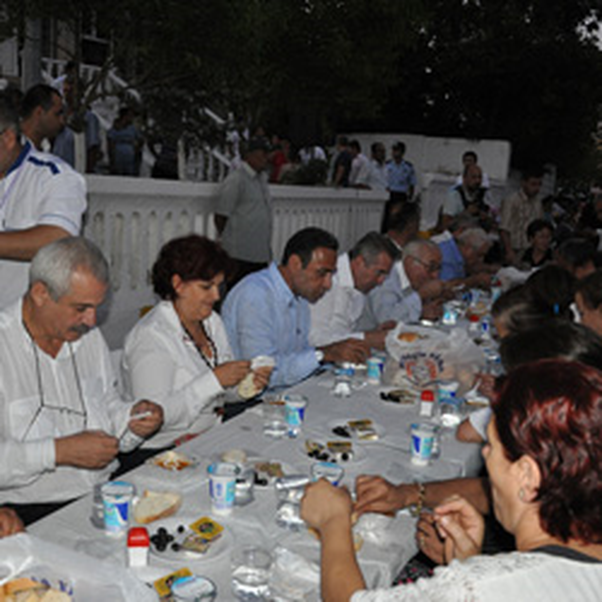 Karacaköy Mahallesinde İftar Yemeği

