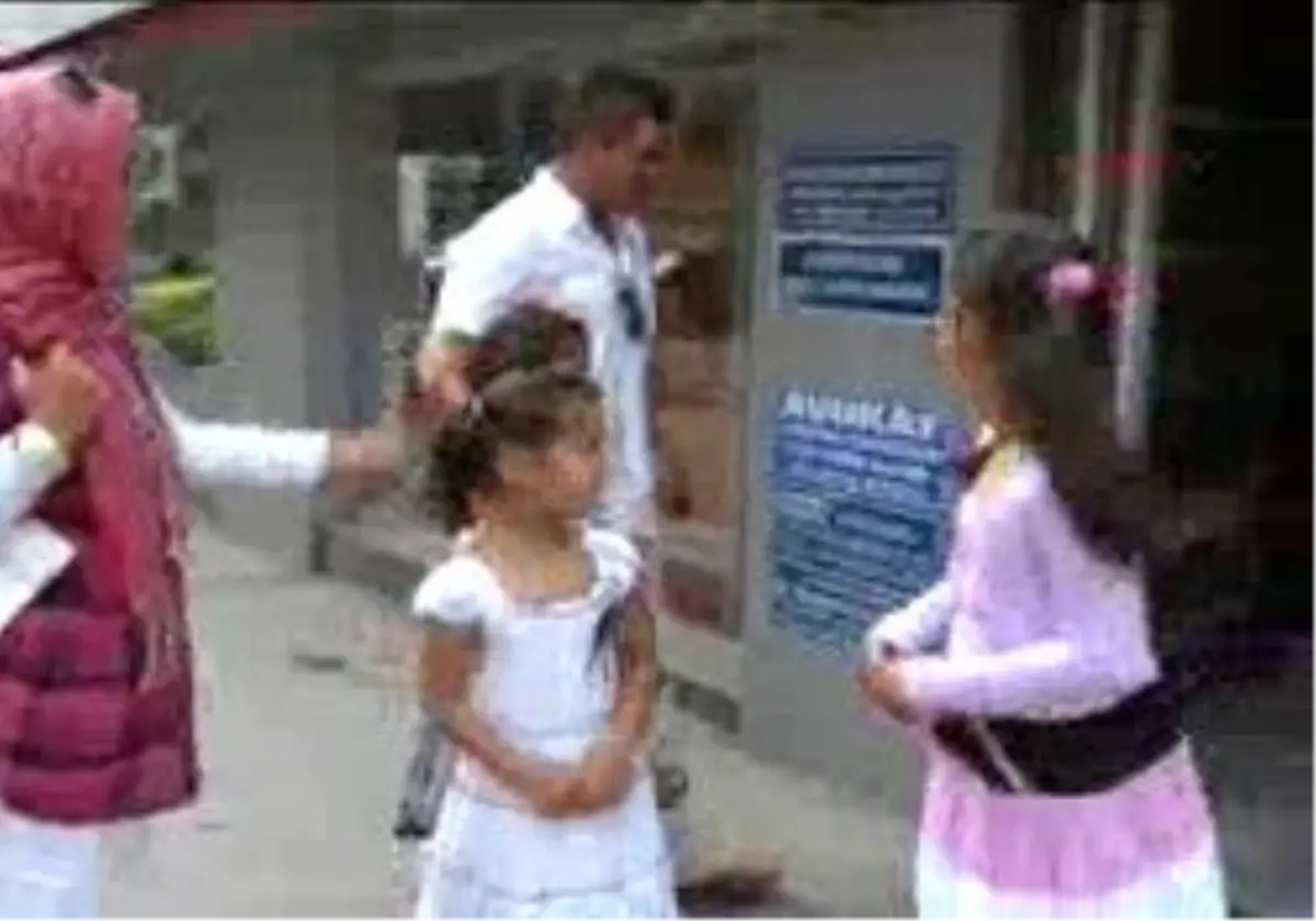 Pehlivanın 4\'Üncü Çocuğu Da Kız
*Katıldığı Tüm Müsabakalarda Konuştuğu 800-900 Pehlivanın Yüzde 85-90\'Inın Kız Bebek Sahibi Olduğunu Anlatan Açıkgöz, Bu Durumun Bilimsel Olarak Araştırılmasını İstedi.