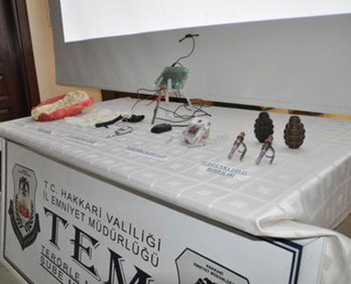Hakkari'de 2 Bombacı Yakalandı
