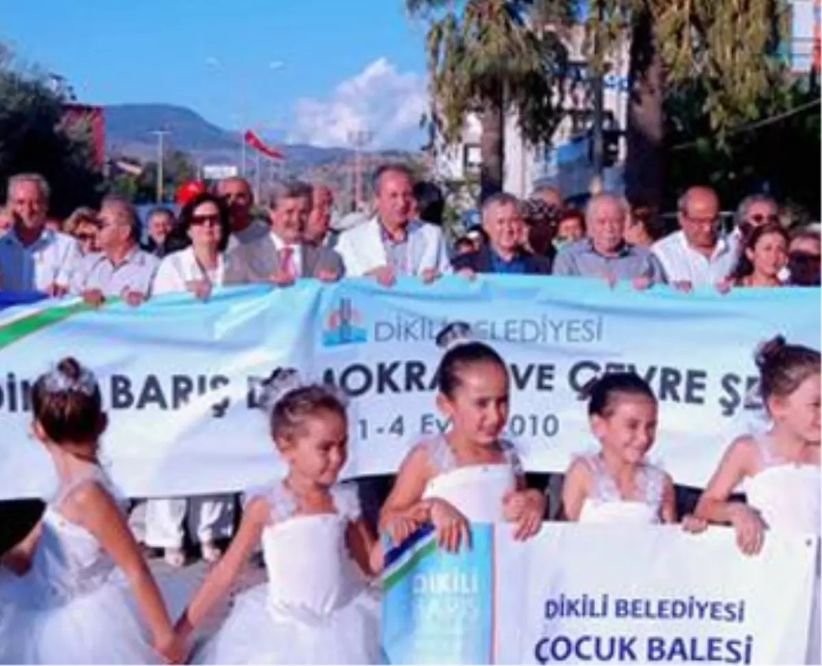 Dikili, Barış İçin Yürüdü