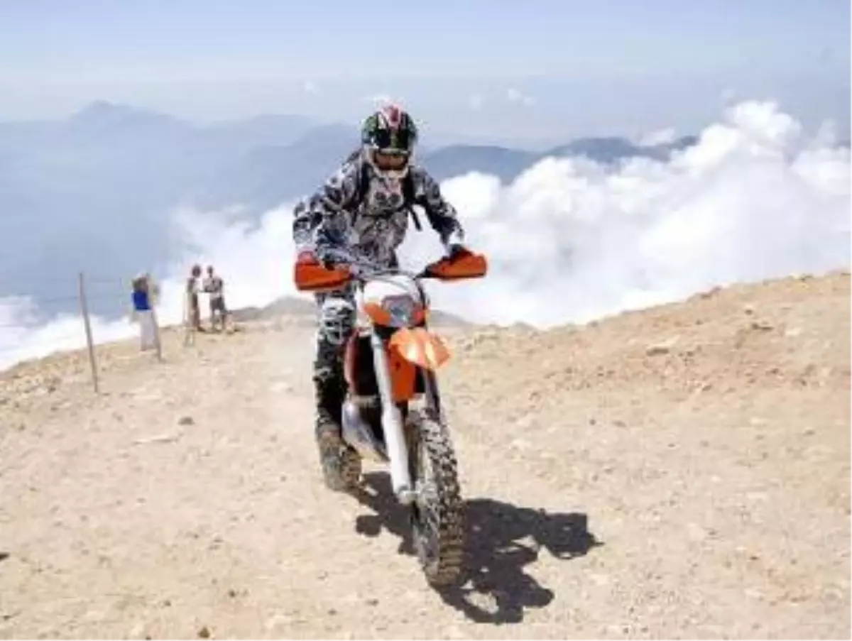 Motosikletle Gökyüzüne Yolculuk