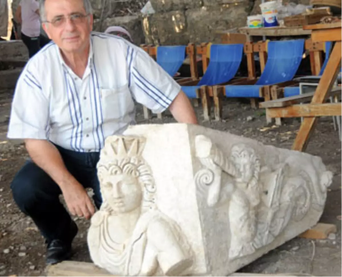 Perge\'den Güneş ve Deniz Tanrıları Çıktı