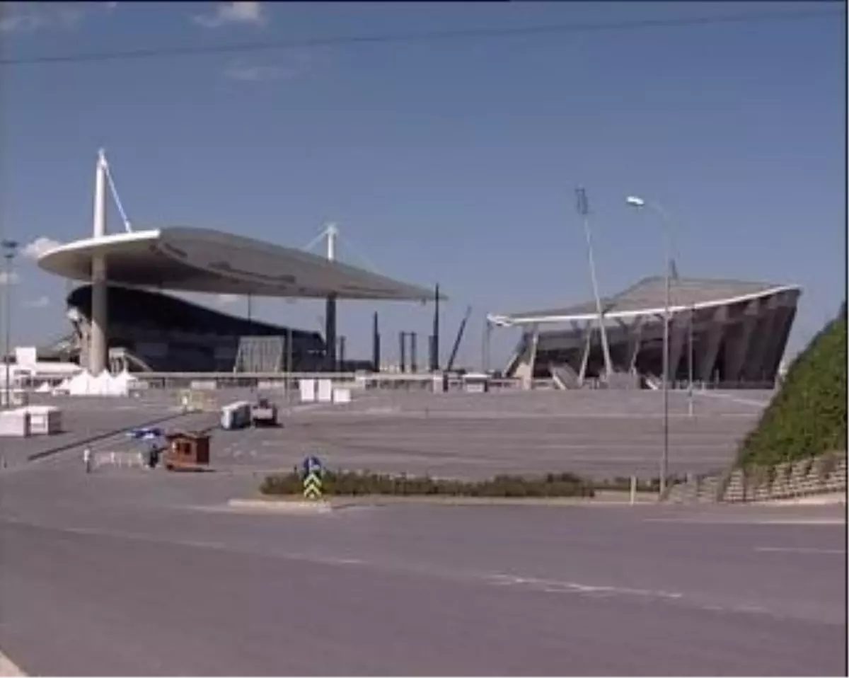 İstanbul, U2 Konserine Hazırlanıyor