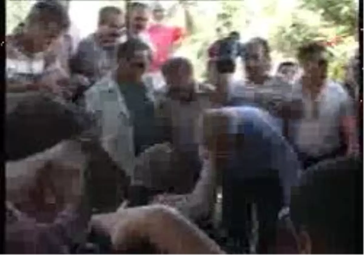 Mersindetay Kılıçdaroğlu, Başbakan Erdoğan?In ? Ananı Da Al Git ? Dediği Mersinli Çiftçiyi Evinde Ziyaret Etti