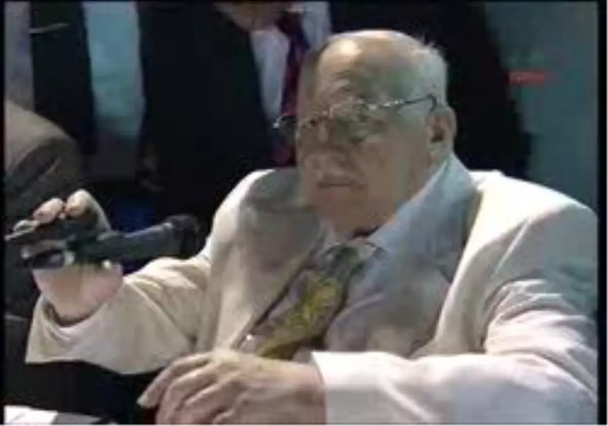 1 Erbakan: 'Seneye İktidarız'
Erbakan: 'Seneye İktidarız'