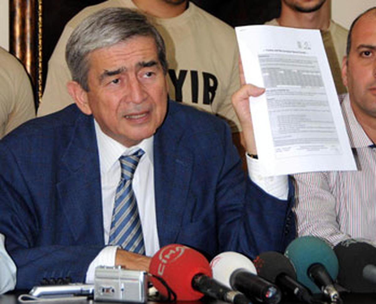 'Amaçları Demokrasiye Kelepçe Takmaktır'