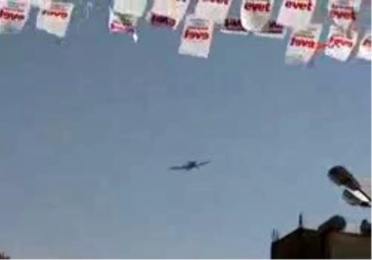 Siirt - Egemen Bağış Kılıçdaroğlu\'nu Avrupa\'dan Özür Dılemeye Davet Ettı
Başmüzakereci Bağış, Siirt\'te Bdp\'yi Eleştirdi,