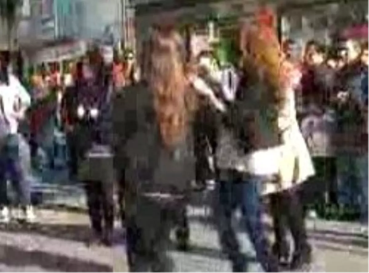 \'Binnaz\' Sokak Müzisyelerine Yaradı