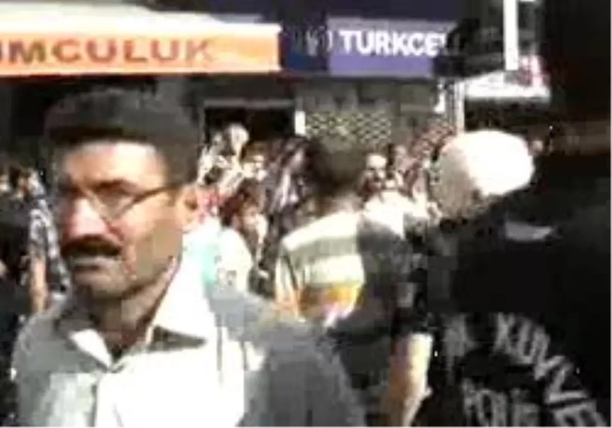 Hakkari\'de Gözaltı Gerginliği