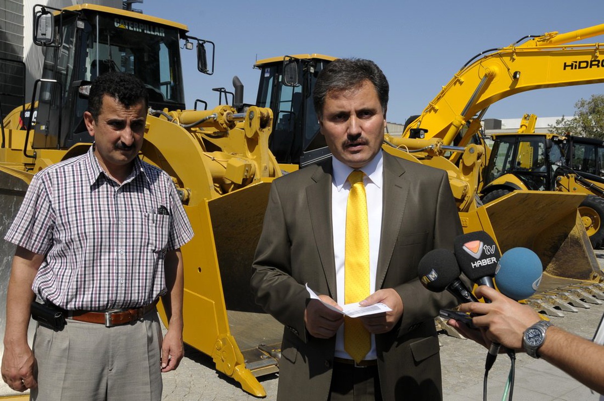 Malatya Belediyesi İş Makinesi Ve Araç Parkını Güçlendiriyor