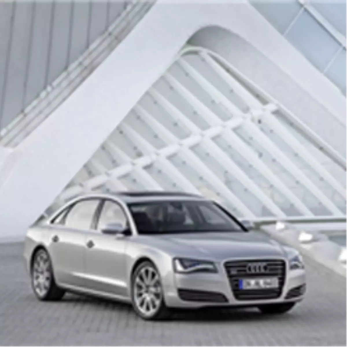 Audi, A8 Long Satışa Sunuldu