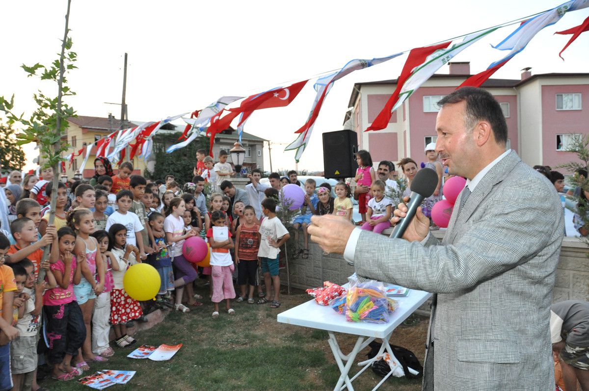 Kartepeli Çocuklara Bayram Hediyesi