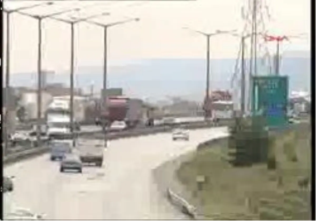 Kocaeli - Bayram Trafiğine Dikkat
Yarın Öğlenden Sonra Kara Ve Deniz Yollarında Büyük Hareketlilik Bekleniyor
