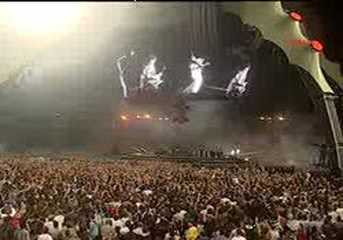 U2'dan Muhteşem Konser
İstanbul U2'dan Muhteşem Konser