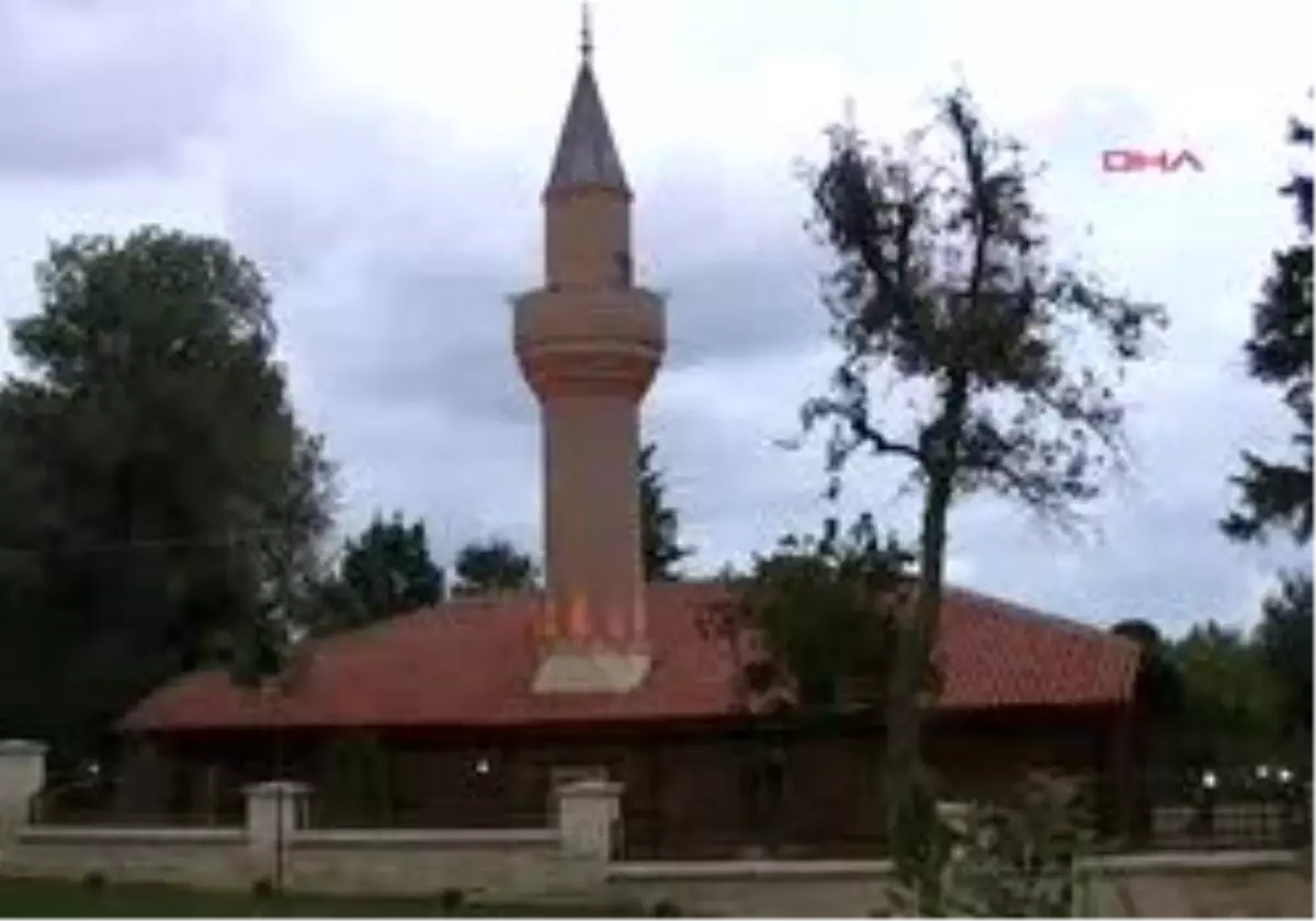 5 Asırlık Tarihi Cami 11 Yıl Sonda Yeniden İbadete Açıldı
5 Asırlık Tarihi Cami 11 Yıl Sonda Yeniden İbadete Açıldı