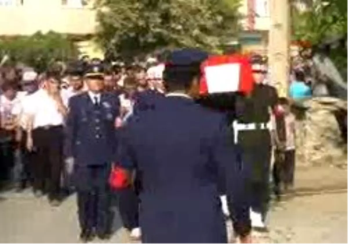 Memleketinde Şehide Hüzünlü Veda
Tunceli\'de Çatışma: 1 Şehit