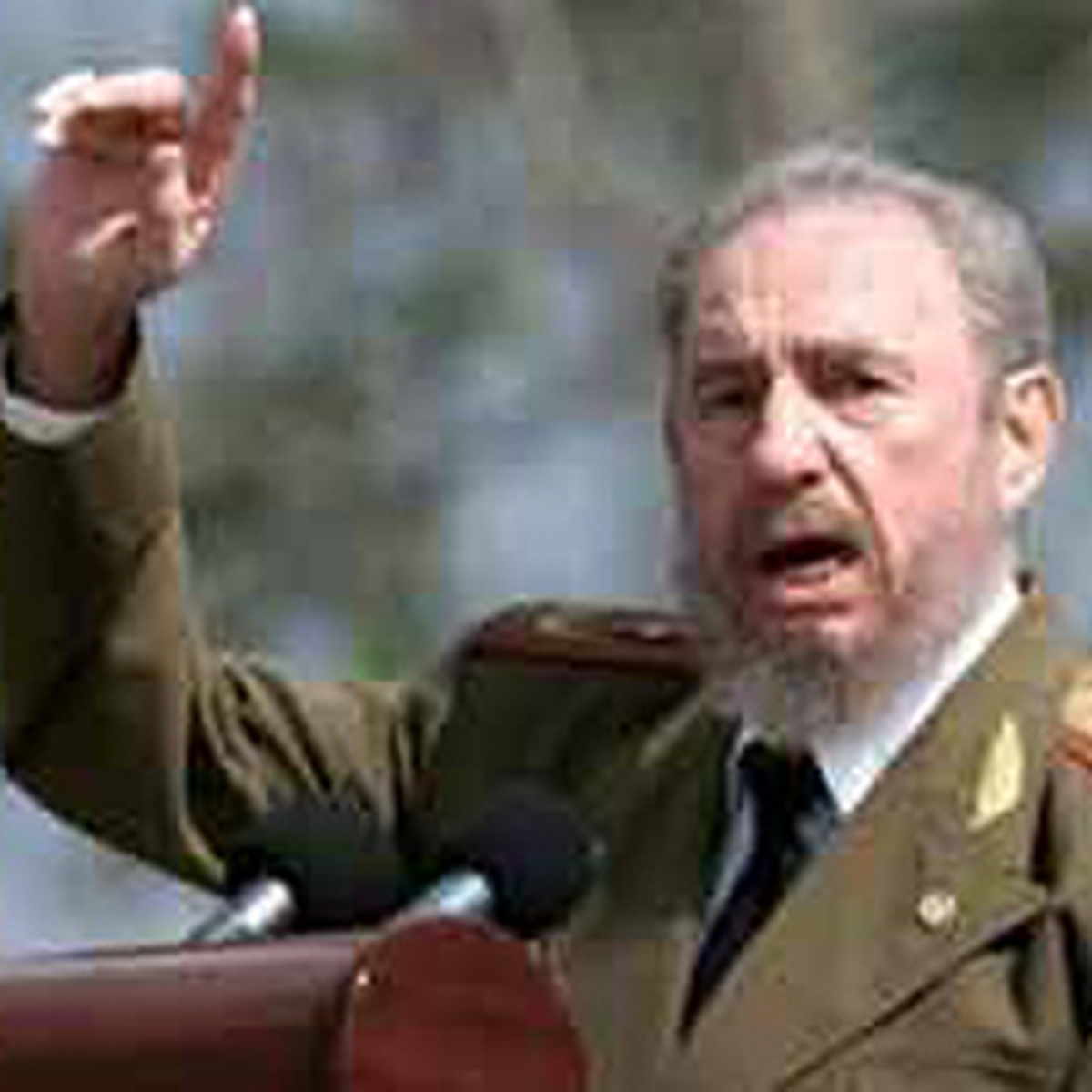 Castro'dan Şaşırtan Eleştiri