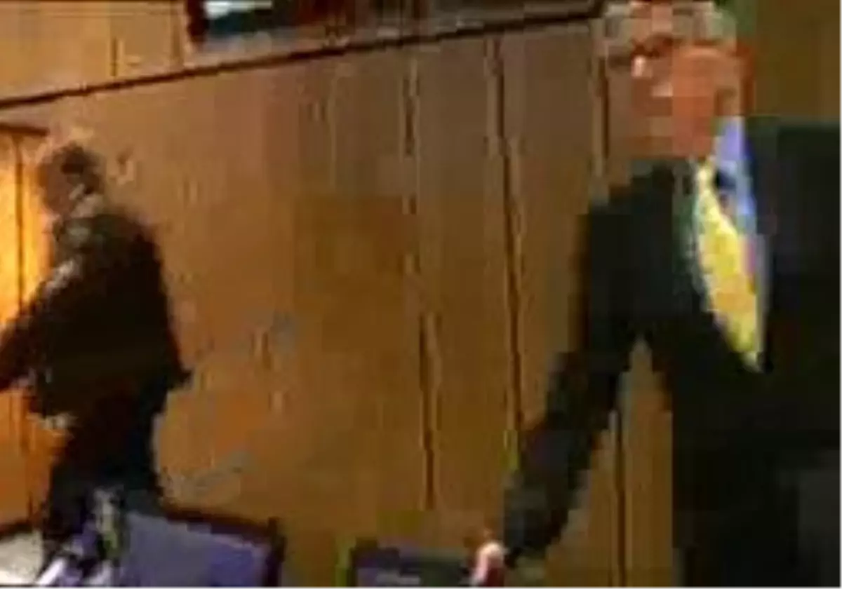 Düzeltmeve Sarrazin İstifa Etti