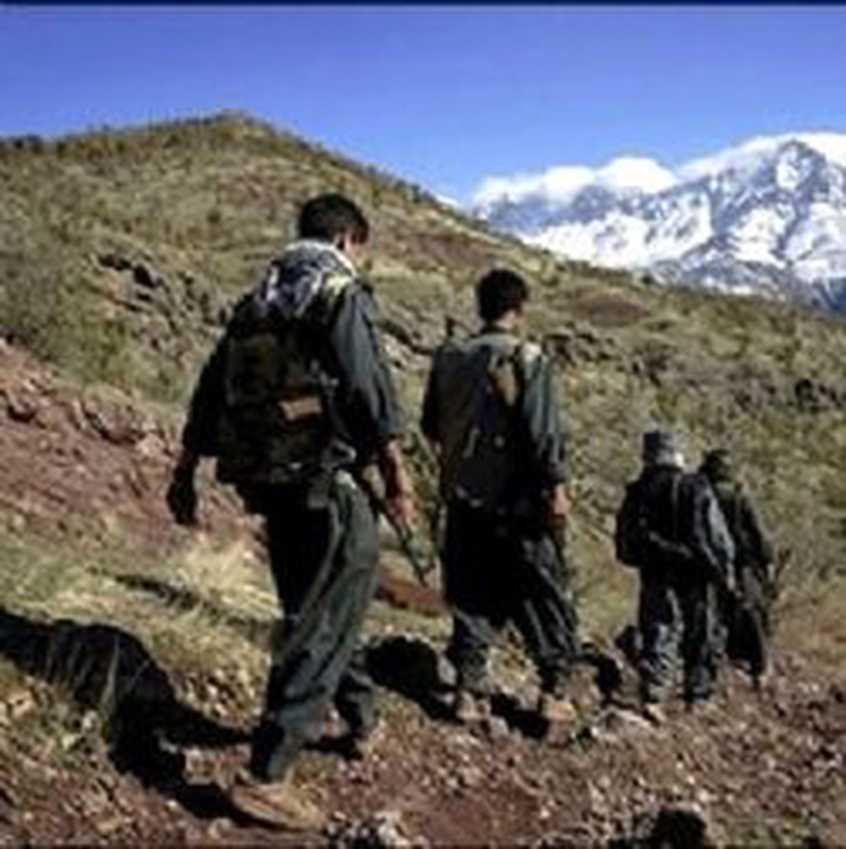  Kışlanın Duvarına 'Pkk' Yazdılar