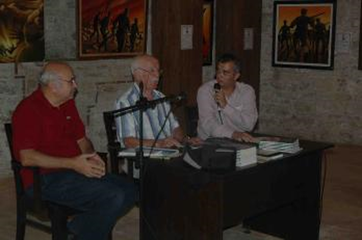 Türkiye'nin İlk Jet Pilotu Korkud Efe, Kuşadası Belediyesi'nin Düzenlediği Etkinlikle Anıldı