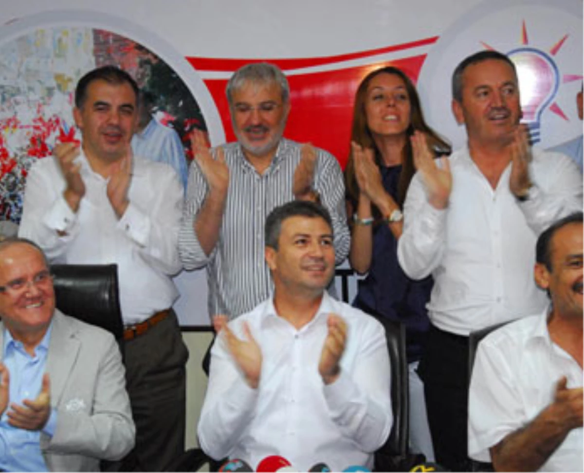 AK Parti İzmir de Büyük Sevinç