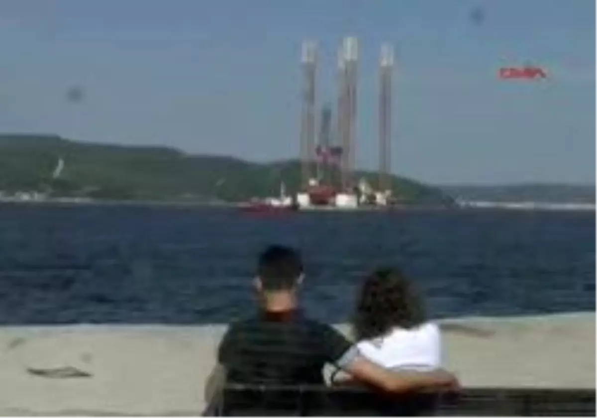 Çanakkale - Dev Platform Gsp Saturn, 9 Saat Boğaz Kapattı