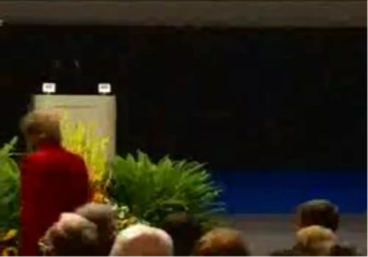 Erika Steinbach, Sarrazin?İ Savundu