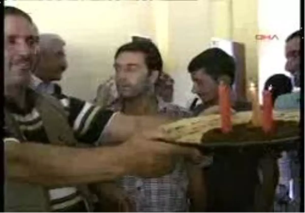 Hakkari\'den Bakan Çiçek\'e Kına