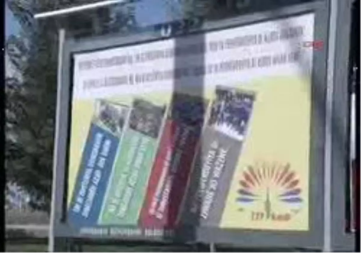 Diyarbakır´Da Kürtçe Ve Zazaca Okulları Boykot Afişleri