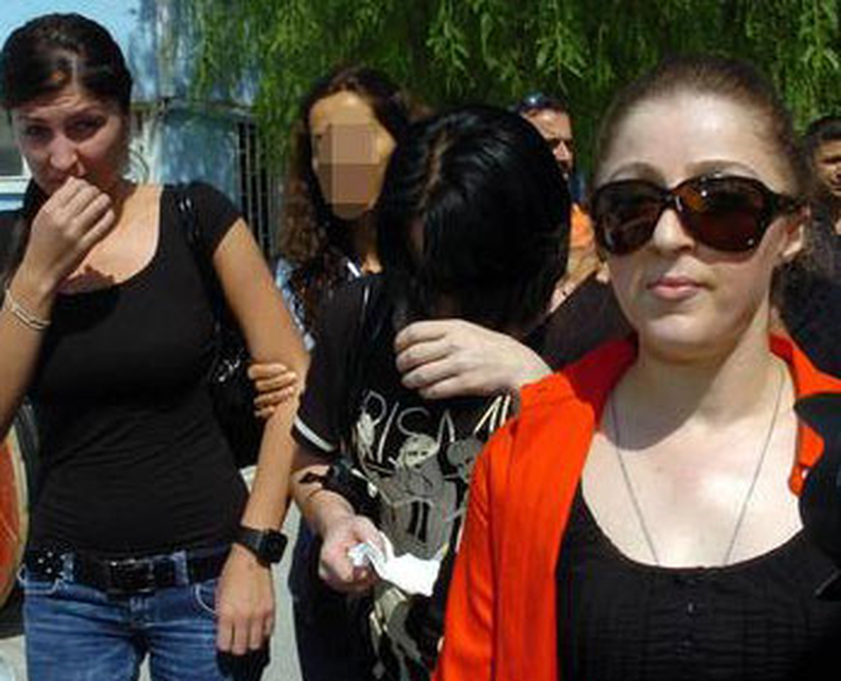 Halı Sahada Fuhuşa Polis Engeli