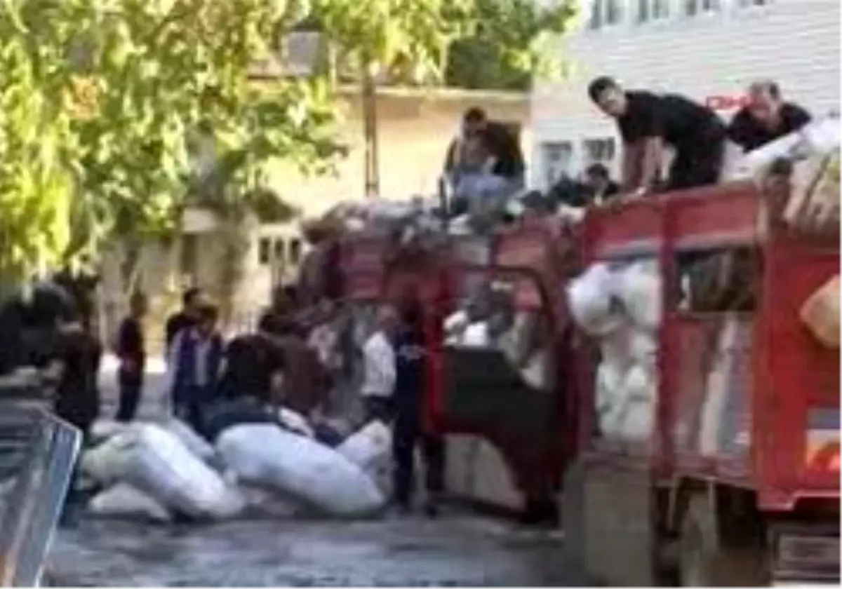 Şırnak´Ta Polis Göçer Kamyonlarında Silah Aradı