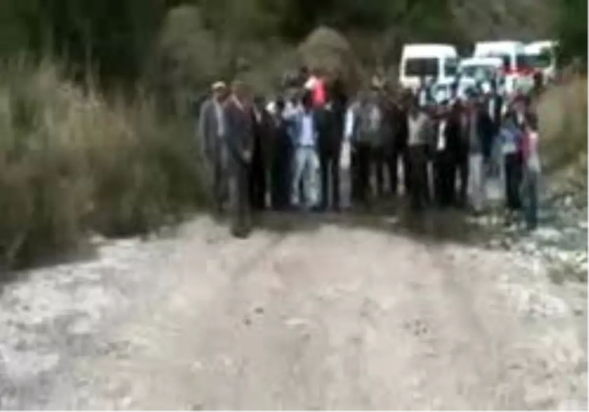 Ardahan1gürcistan Sınırında Köylülerin Yol Eylemi