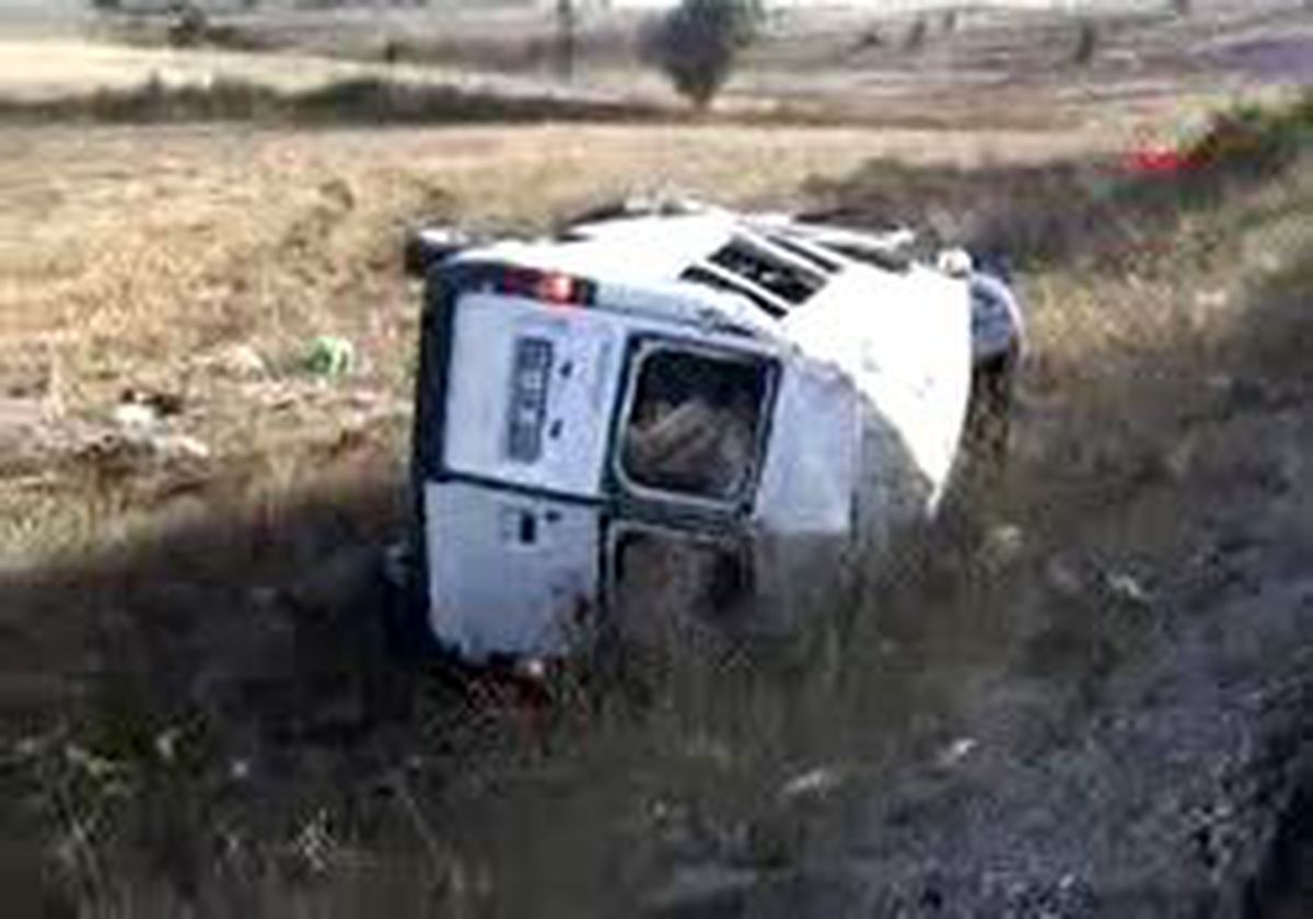 Minibüs Şarampole Yuvarlandı: 1 Ölü, 2 Yaralı